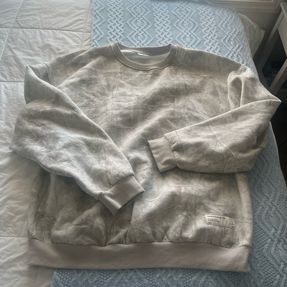 Women's Camo Crew Neck Sweater